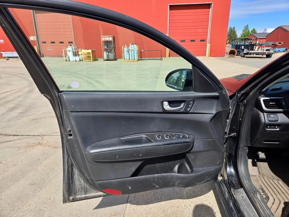 2017 Kia Optima/K5 - Image 10 of 13