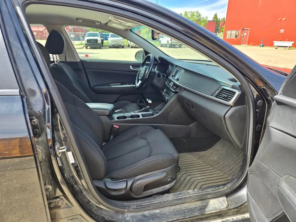 2017 Kia Optima/K5 - Image 9 of 13