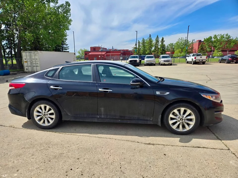 2017 Kia Optima/K5 - Image 4 of 13