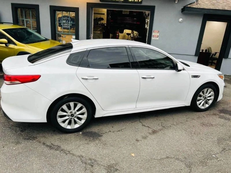 2017 Kia Optima/K5 - Image 7 of 12