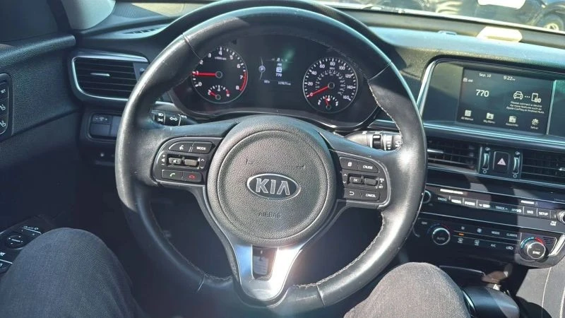 2017 Kia Optima/K5 - Image 10 of 12