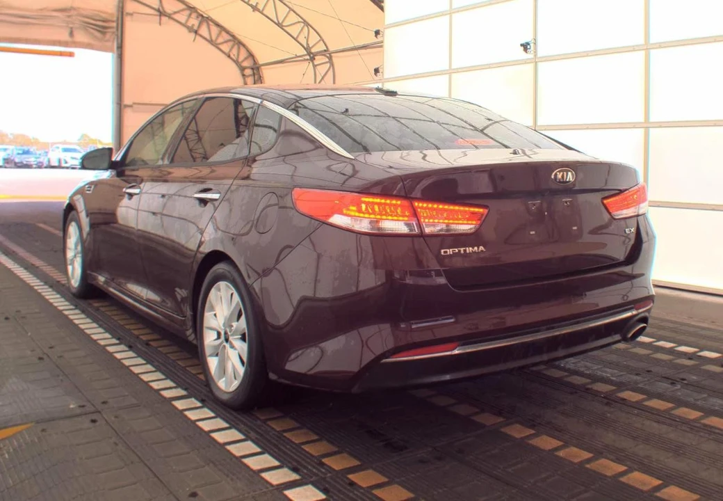 2017 Kia Optima/K5 - Image 8 of 18