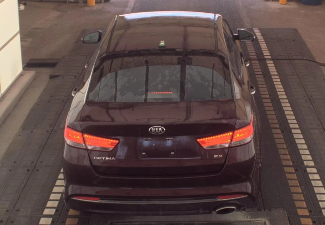 2017 Kia Optima/K5 - Image 6 of 18