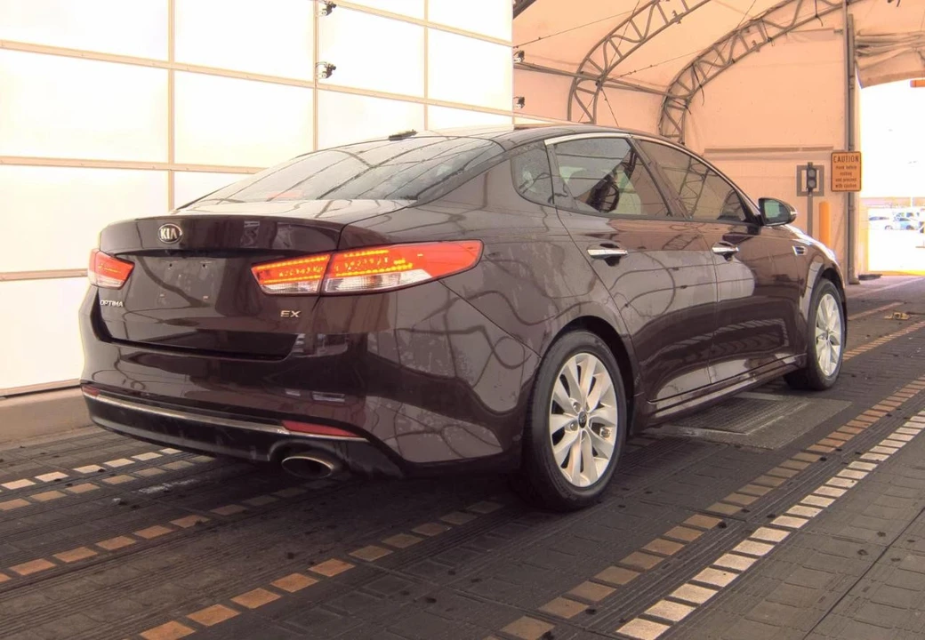 2017 Kia Optima/K5 - Image 5 of 18