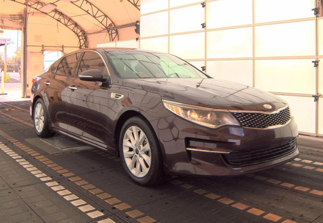 2017 Kia Optima/K5 - Image 4 of 18