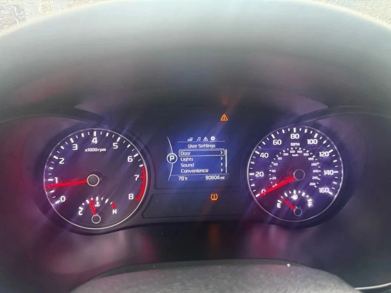 2017 Kia Optima/K5 - Image 10 of 12