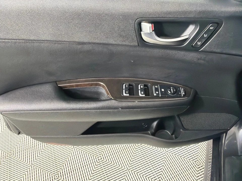 2017 Kia Optima/K5 - Image 9 of 21