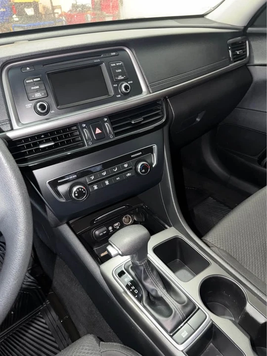 2017 Kia Optima/K5 - Image 10 of 13