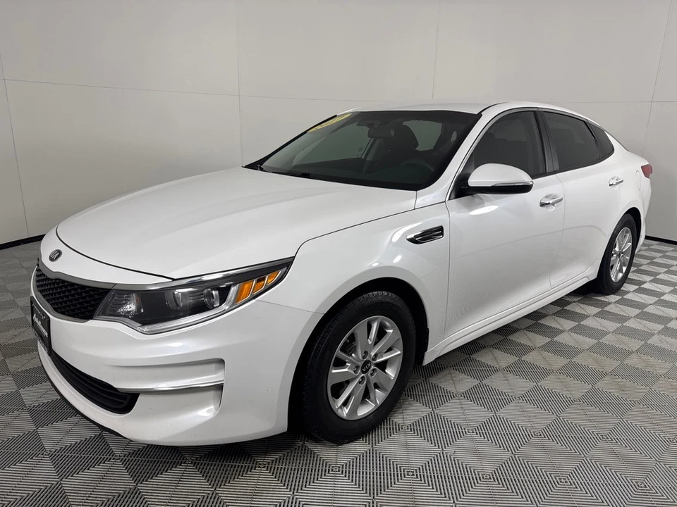 2017 Kia Optima/K5 - Image 9 of 12