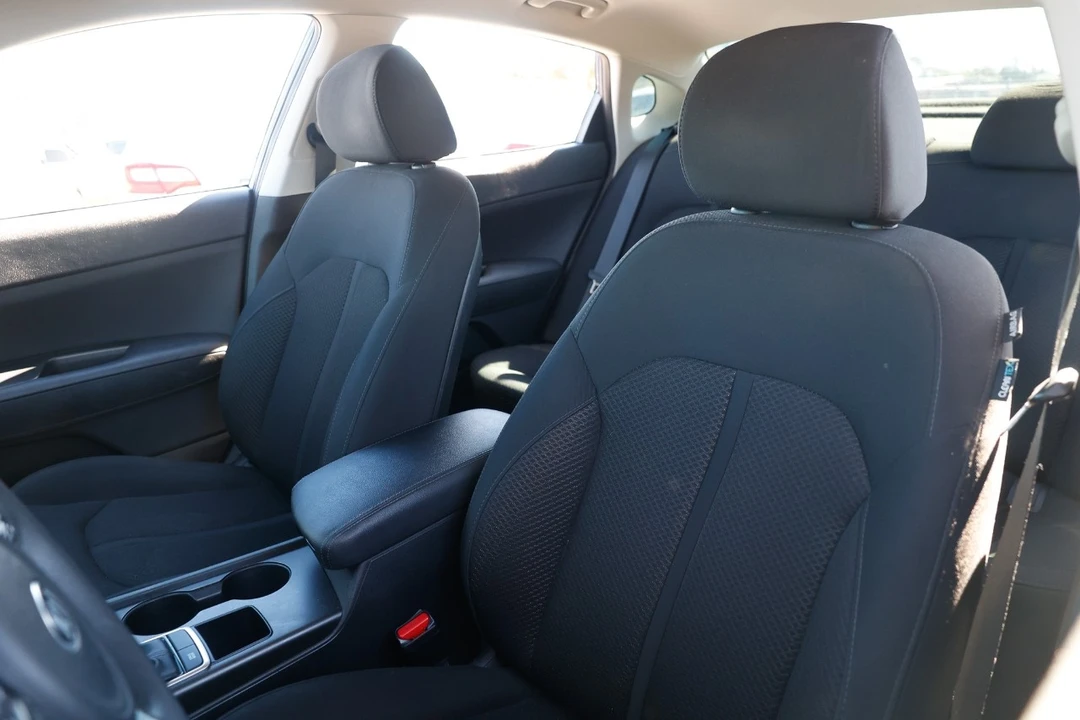 2017 Kia Optima/K5 - Image 6 of 12