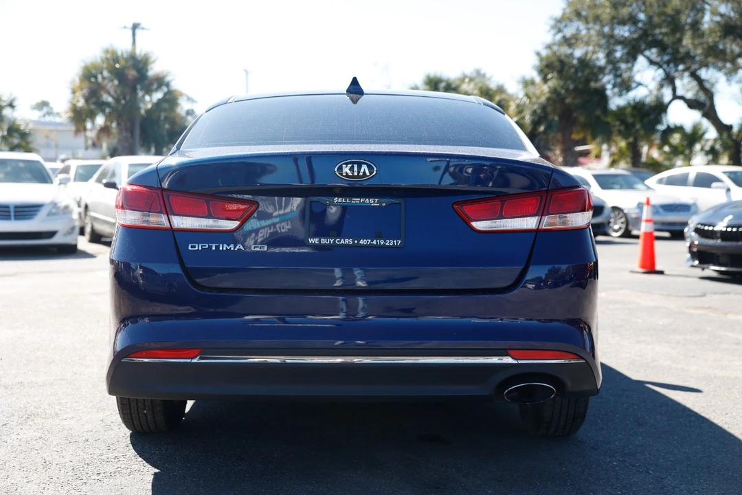 2017 Kia Optima/K5 - Image 7 of 12