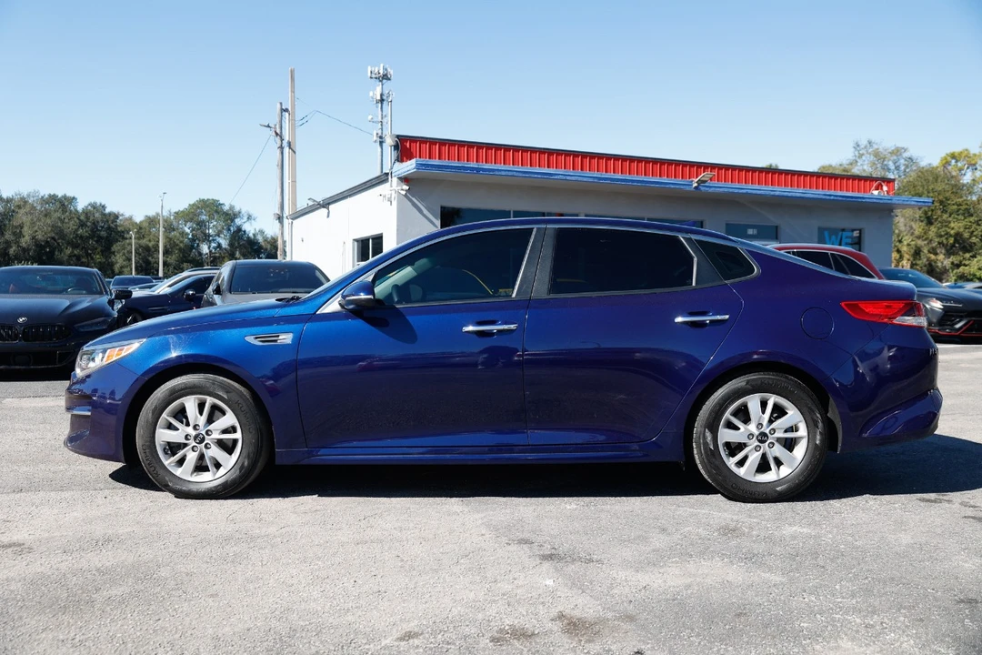 2017 Kia Optima/K5 - Image 3 of 12