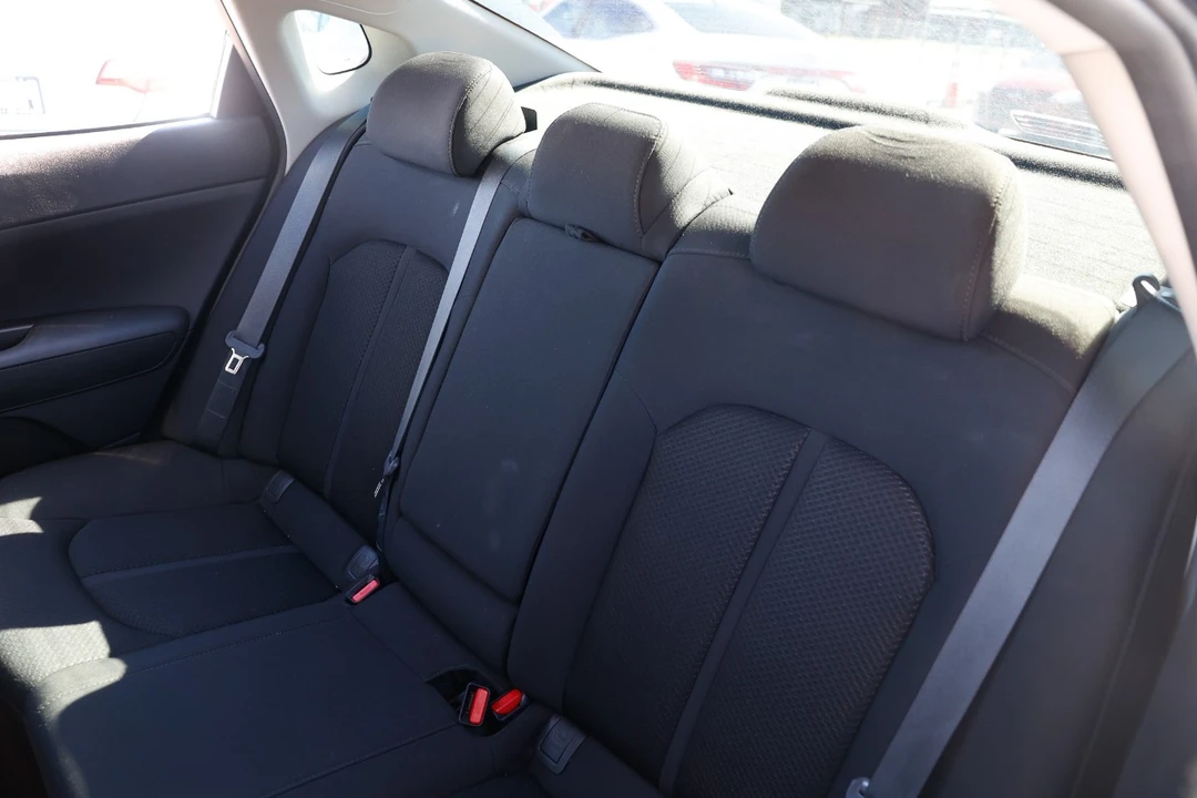 2017 Kia Optima/K5 - Image 8 of 12