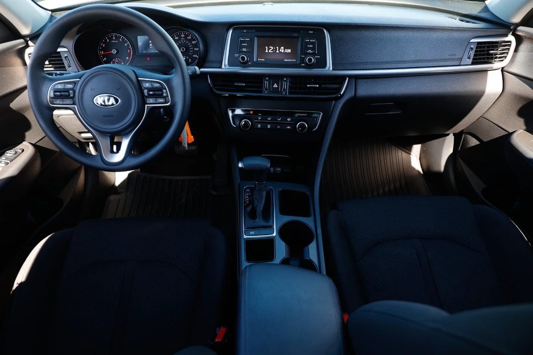 2017 Kia Optima/K5 - Image 2 of 12