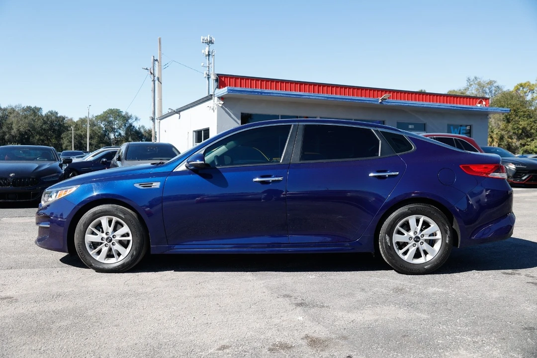 2017 Kia Optima/K5 - Image 3 of 12
