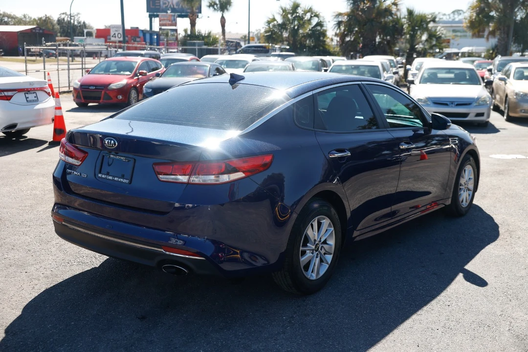 2017 Kia Optima/K5 - Image 11 of 12