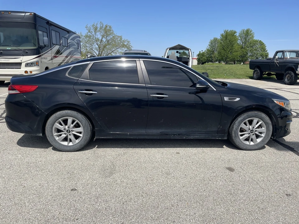 2017 Kia Optima/K5 - Image 9 of 21
