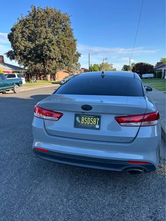 2017 Kia Optima/K5 - Image 10 of 11