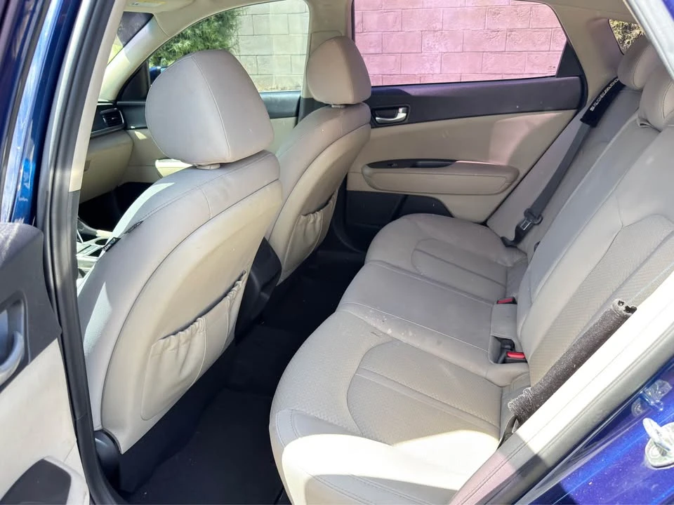 2017 Kia Optima/K5 - Image 10 of 13