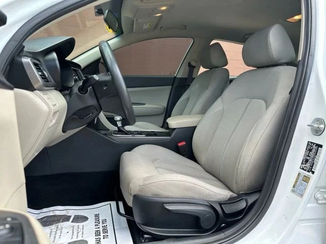 2017 Kia Optima/K5 - Image 11 of 20