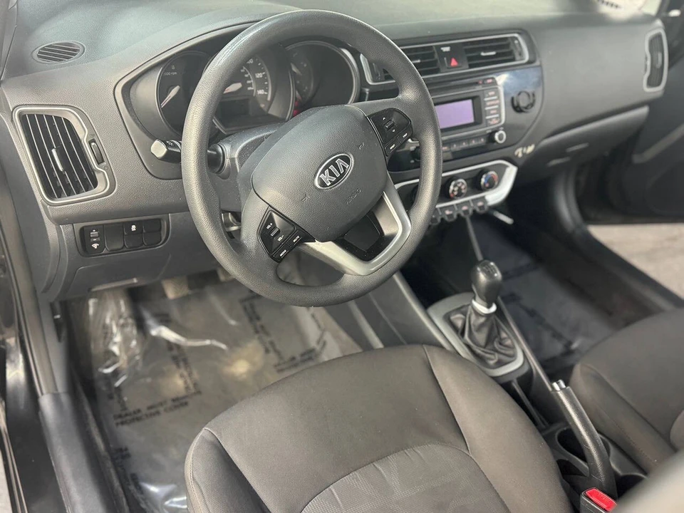 2017 Kia Rio - Image 7 of 12