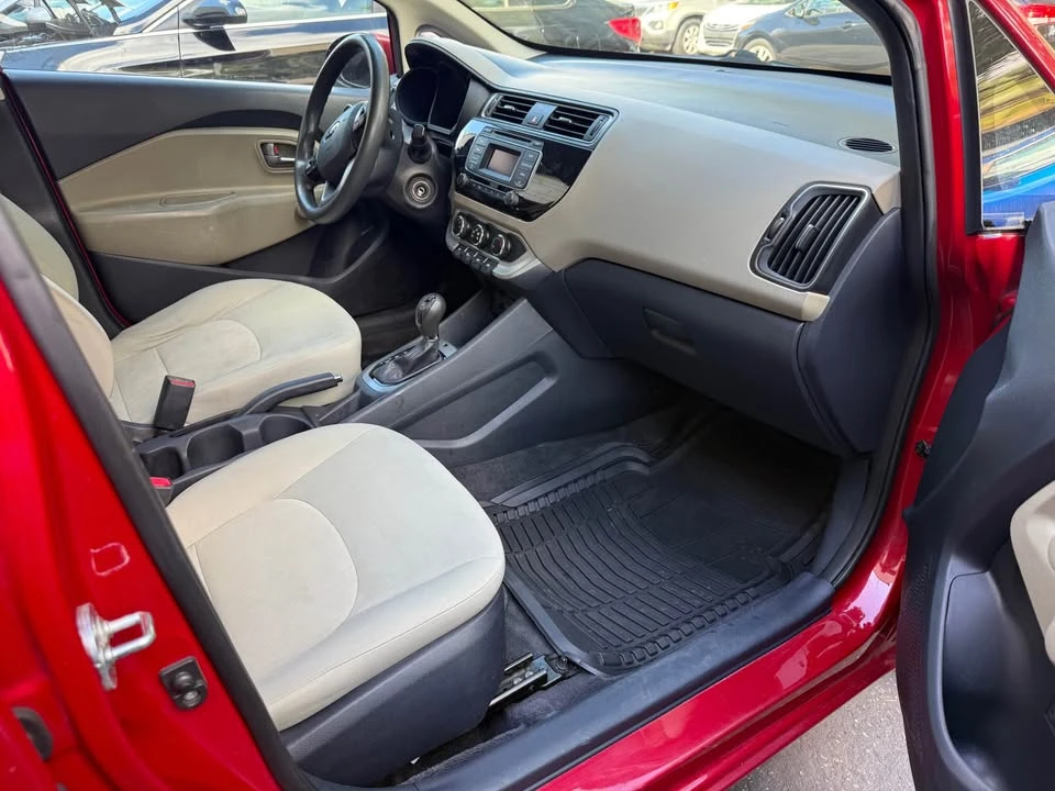 2017 Kia Rio - Image 13 of 18
