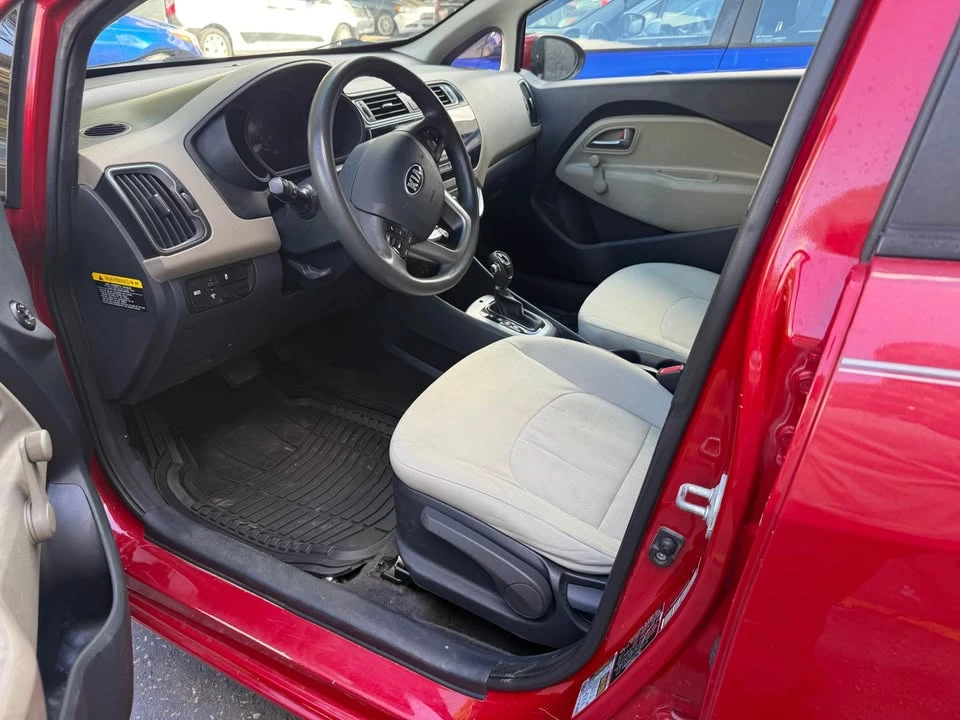 2017 Kia Rio - Image 14 of 18