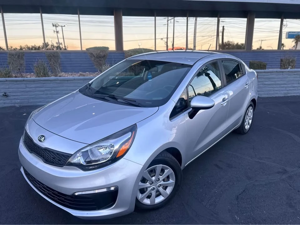 2017 Kia Rio - Image 3 of 8