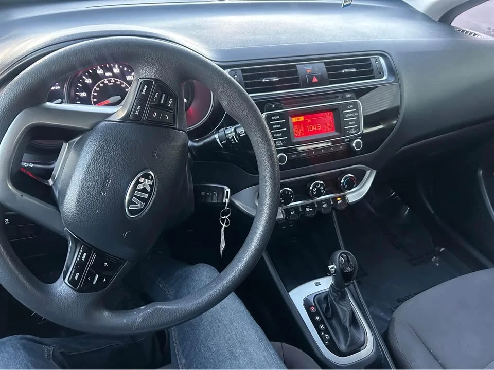 2017 Kia Rio - Image 7 of 8