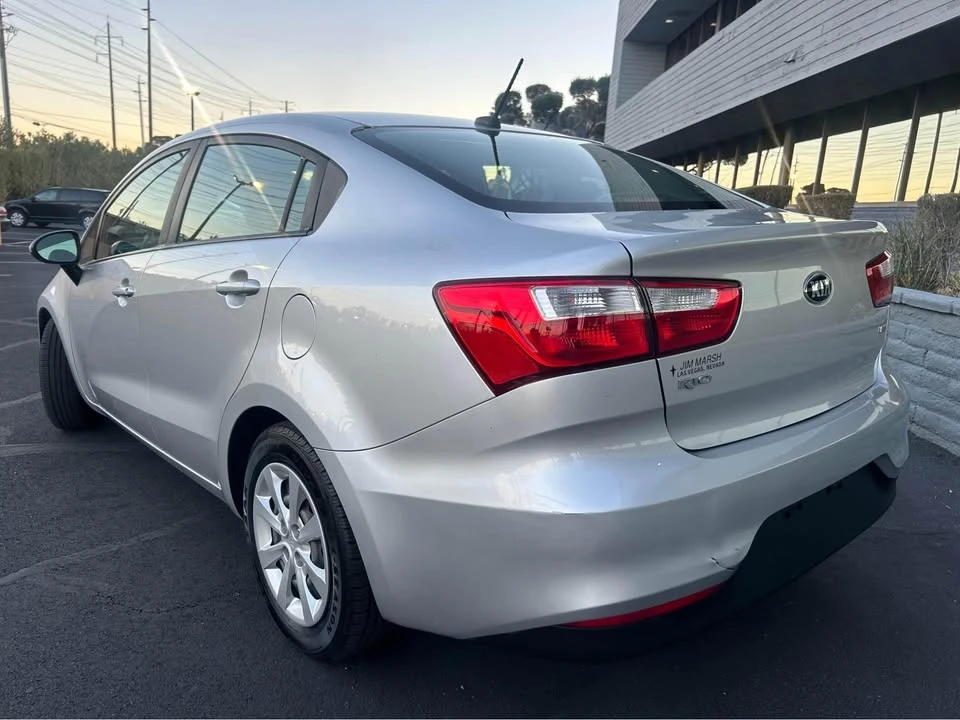 2017 Kia Rio - Image 4 of 8