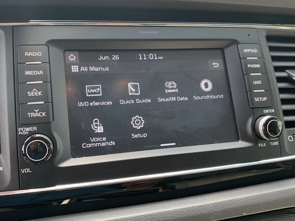 2017 Kia Carnival - Image 8 of 12
