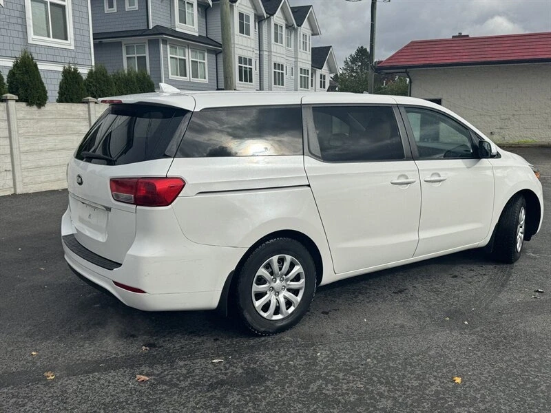 2017 Kia Carnival - Image 3 of 20