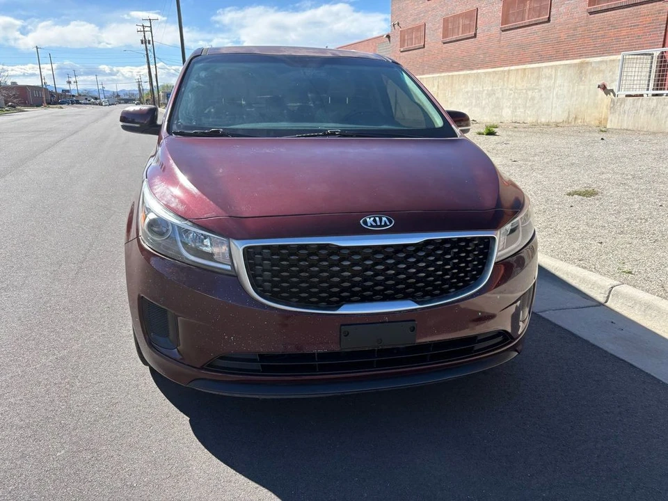 2017 Kia Carnival - Image 31 of 31