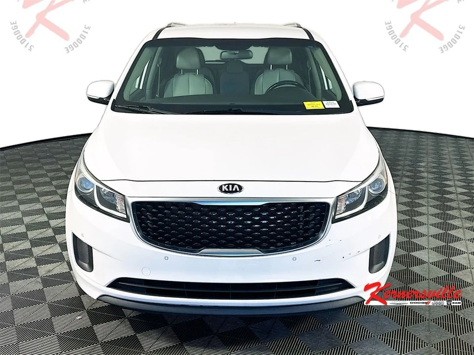 2017 Kia Carnival - Image 2 of 21