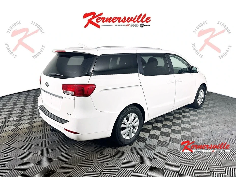 2017 Kia Carnival - Image 7 of 21