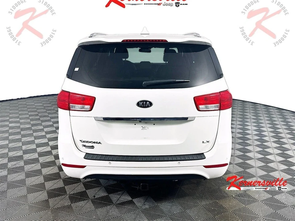 2017 Kia Carnival - Image 6 of 21