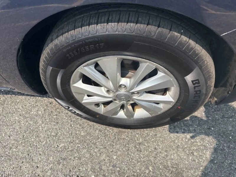 2017 Kia - Image 6 of 12
