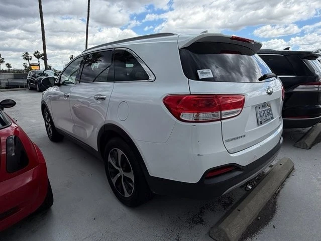 2017 Kia Sorento - Image 4 of 12