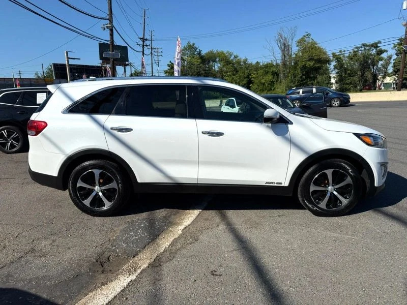 2017 Kia Sorento - Image 4 of 12