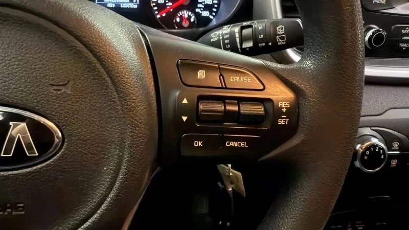 2017 Kia Sorento - Image 11 of 12