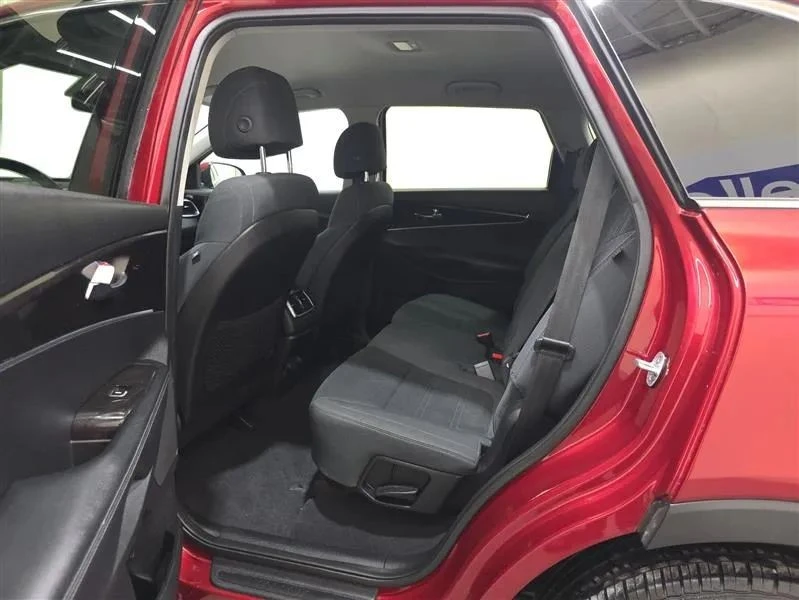 2017 Kia Sorento - Image 10 of 12