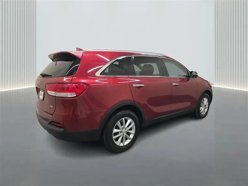 2017 Kia Sorento - Image 5 of 12