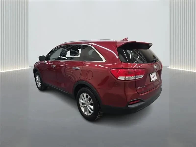 2017 Kia Sorento - Image 3 of 12