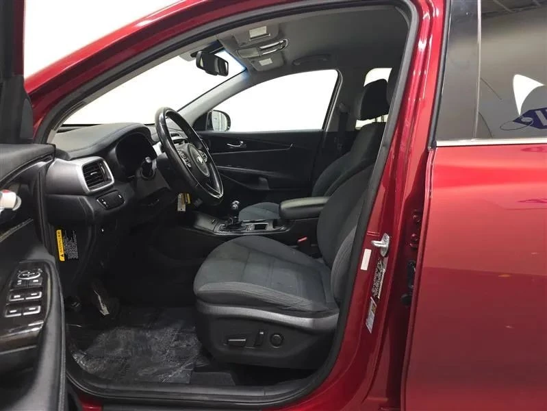 2017 Kia Sorento - Image 9 of 12
