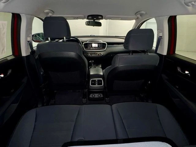 2017 Kia Sorento - Image 11 of 21