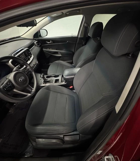 2017 Kia Sorento - Image 15 of 21