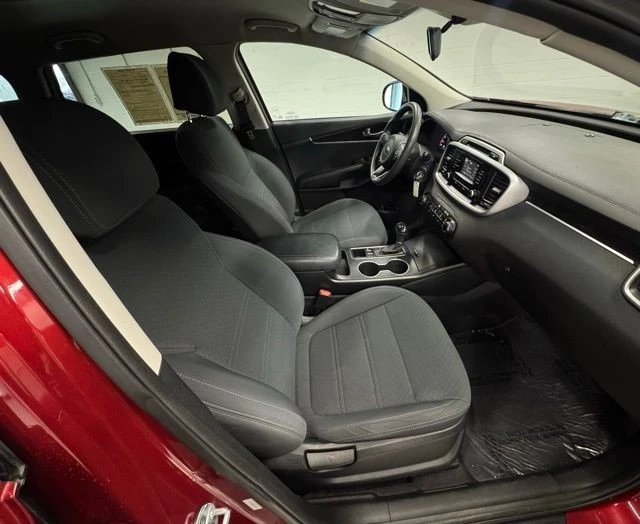 2017 Kia Sorento - Image 16 of 21