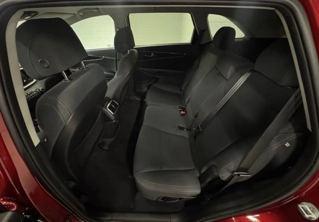 2017 Kia Sorento - Image 12 of 21