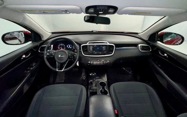 2017 Kia Sorento - Image 17 of 21