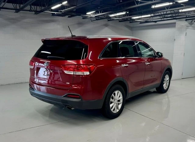 2017 Kia Sorento - Image 5 of 21